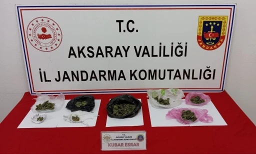 Esrarla yakalanan 3 şüpheliden 2’si tutuklandı
