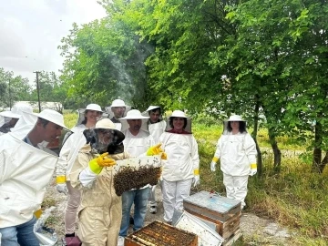 EÜ Ruh Sağlığı Merkezi hastaları ‘arıcılık’ eğitimlerini başarı ile tamamladı
