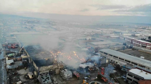 Fabrika yangını 13 saatin sonunda kontrol altına alındı
