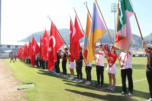 Fethiye’de Cumhuriyet Coşkusu Stadyuma Taştı