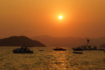 Fethiye'de Gün Batımı Eşsiz Görüntüler Sundu