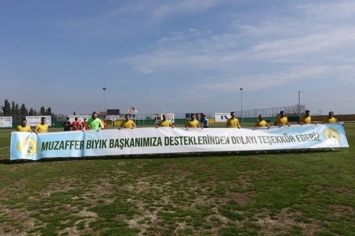 Futbolculardan Başkan Bıyık’a teşekkür pankartı
