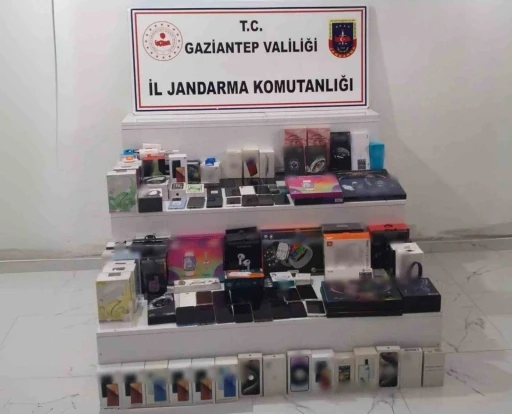 Gaziantep’te 1 milyon TL değerinde kaçak elektronik eşya ele geçirildi
