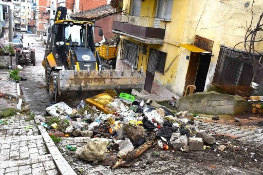 Gemlik dip bucak temizleniyor
