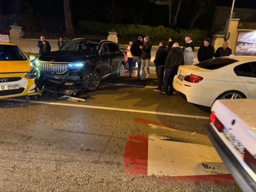 Gemlik TSO Başkanı alkollü kullandığı Togg makam aracıyla kaza yaptı
