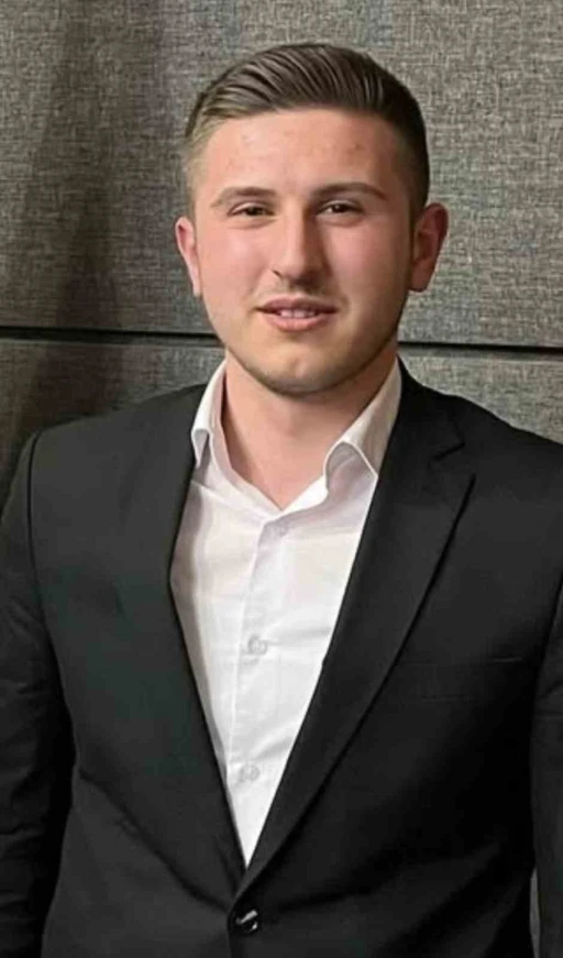 Genç işadamı evinin pencerisinden aşağıya düştü
