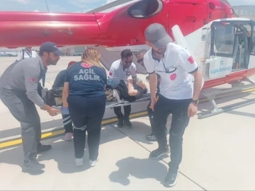 Göğüs ağrısı şikayeti olan hasta için helikopter ambulans havalandı

