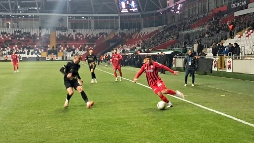 Gol düellosunun galibi Çorumspor oldu
