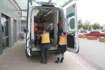 Gölgelik tamir etmek isterken düşerek hastanelik oldu
