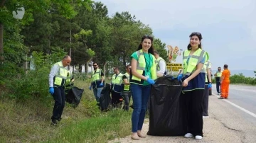 Gönüllüler Kocakır’da 20 poşet çöp topladı
