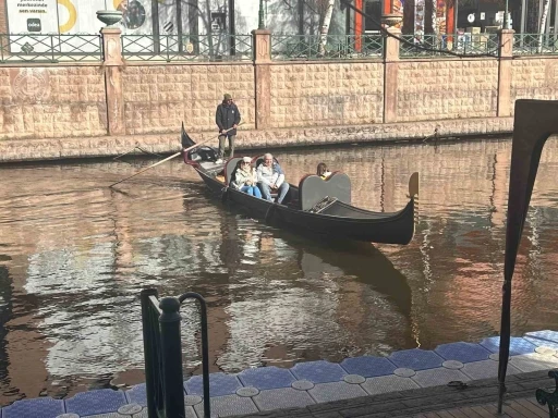 Güneşli havanın etkisiyle gondollarda yoğunluk oluştu
