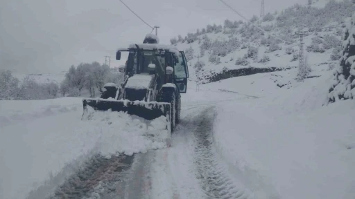 Hakkari’de 34 yerleşim yerinin yolu ulaşıma kapandı
