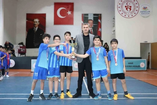 Hakkari’de badminton müsabakaları yapıldı
