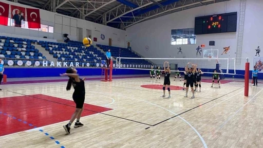 Hakkarili kadınlar voleybolda buluşuyor
