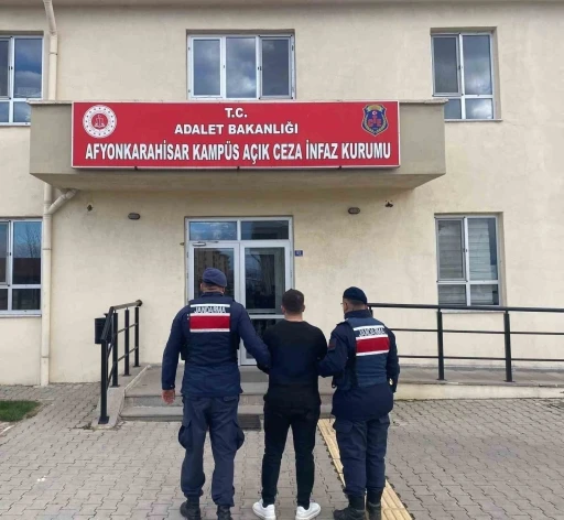 Hapis cezalarıyla aranan şahısları jandarma yakaladı
