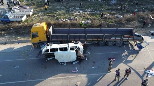 Hatay’da 6 kişinin hayatını kaybettiği kaza yeri havadan görüntülendi
