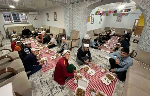 Hisarcık Kaymakamı Bahar, gençlerle iftarda buluştu
