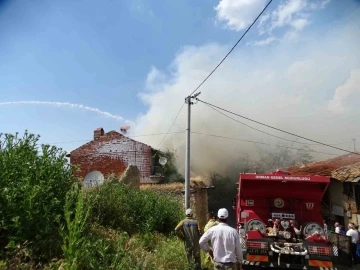 Hisarcık’ta oğlu maden kazasında ölen babanın evi alevlere teslim oldu
