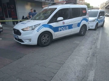 İki kişiyi silahla yaralayıp kayıplara karıştı
