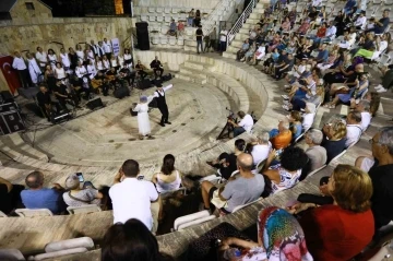 İki yakanın barış ezgileri Selçuk’ta yankılandı
