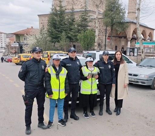 İlçenin güvenliği Down sendromlu öğrencilere emanet edildi
