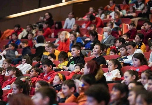 İlkokul öğrencileri ’Masal ve Meddah Şenliği’nde doyasıya eğlendi
