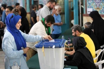 İran’da cumhurbaşkanlığı seçimi ikinci tura kaldı
