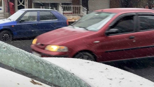 İstanbul’da beklenen kar yağışı başladı
