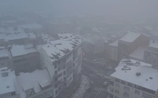 İstanbul’da etkili olan kar yağışı yolları havadan görüntülendi
