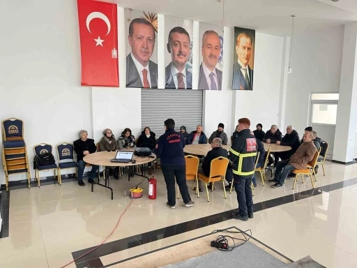 İtfaiyeden vatandaşlara yangın eğitimi
