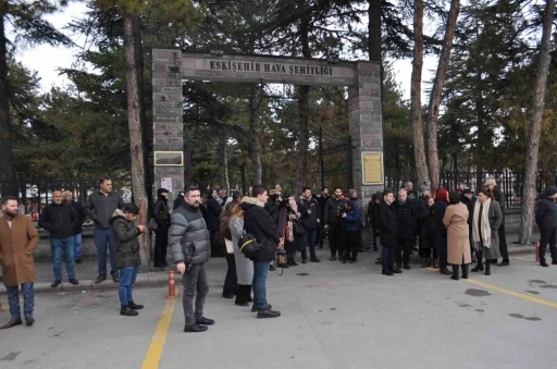 İYİ Parti Genel Başkanı Dervişoğlu, şehit ailelerini soğukta bekletti
