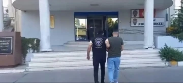 İzmir’de aranan şahıslara şafak operasyonu
