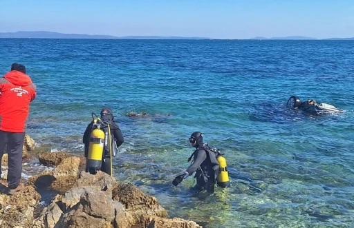 İzmir’de denize düşen araç içinde bir kişi hayatını kaybetti
