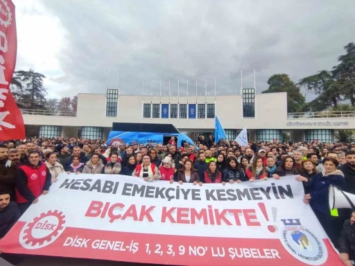 İzmir’de maaş krizi: Binlerce işçi iş bıraktı
