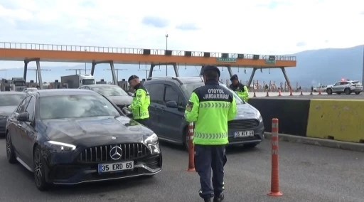 İzmir’de otoyolların güvenliği jandarmaya emanet
