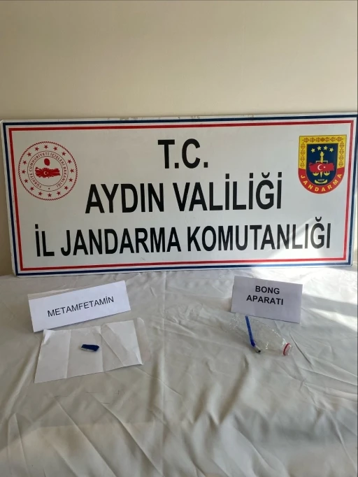 Jandarma ekipleri uyuşturucuya geçit vermiyor
