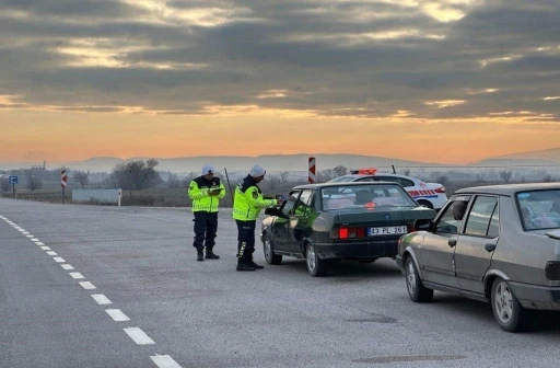 Jandarma trafik ekipleri sürücüleri bilgilendirdi
