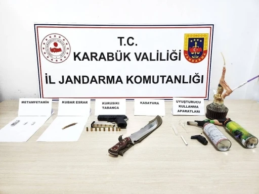 Jandarma uyuşturucu satıcılarına göz açtırmıyor
