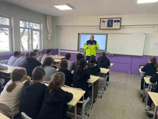 Jandarmadan öğrencilere trafik eğitimi
