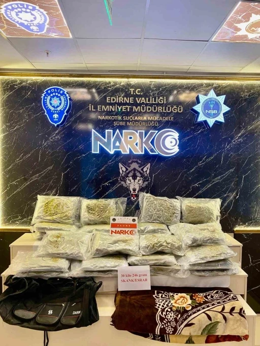 Kapıkule’de uyuşturucu operasyonu: 30 kilo skunk ele geçirildi
