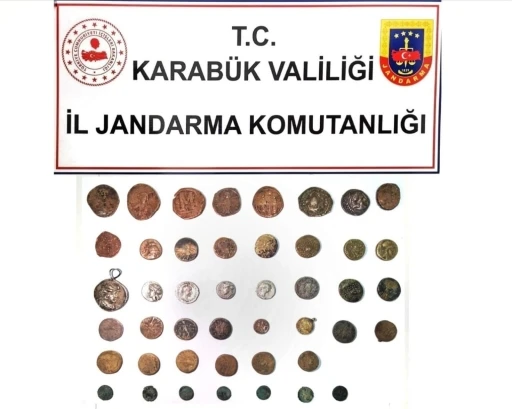 Karabük’te 4 kişi 45 sikke ile yakalandı
