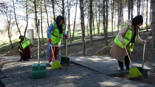 Karabük’ün cadde ve sokakları kadınlara emanet
