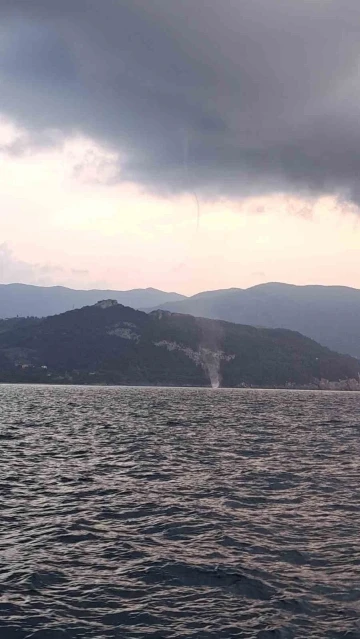 Karadeniz’de oluşan hortumlar kamerada
