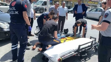 Karaman’da otomobille çarpışan motosiklet sürücüsü yaralandı
