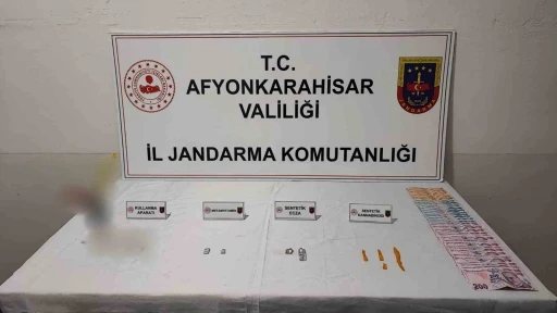 Karı koca çifte jandarmadan uyuşturucu operasyonu
