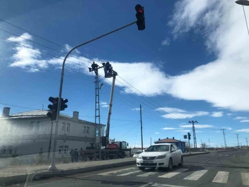 Kars’ta elektrik hatlarında bakım ve onarım çalışmaları devam ediyor
