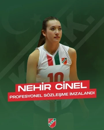 Karşıyaka’da Nehir Cinel, profesyonel oldu
