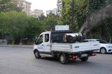 Kartal Belediyesi, ilçede uçkun ve larva ile mücadele kapsamında ilaçlama çalışmalarına başladı
