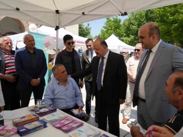 Kastamonu’da sokakta vatandaşlara ücretsiz sağlık testleri yapıldı
