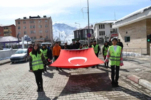 Kato Dağı’nda Türk bayraklı sağlıklı yaşam yürüyüşü
